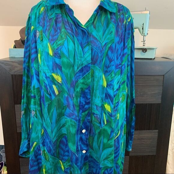 Vintage painterly fish print button down - Picture 2 of 7